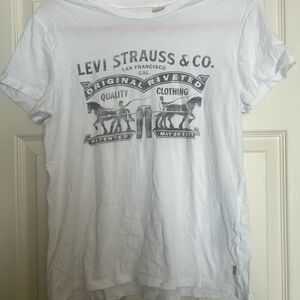 Levi Strauss & Co. Graphic T-Shirt Bundle